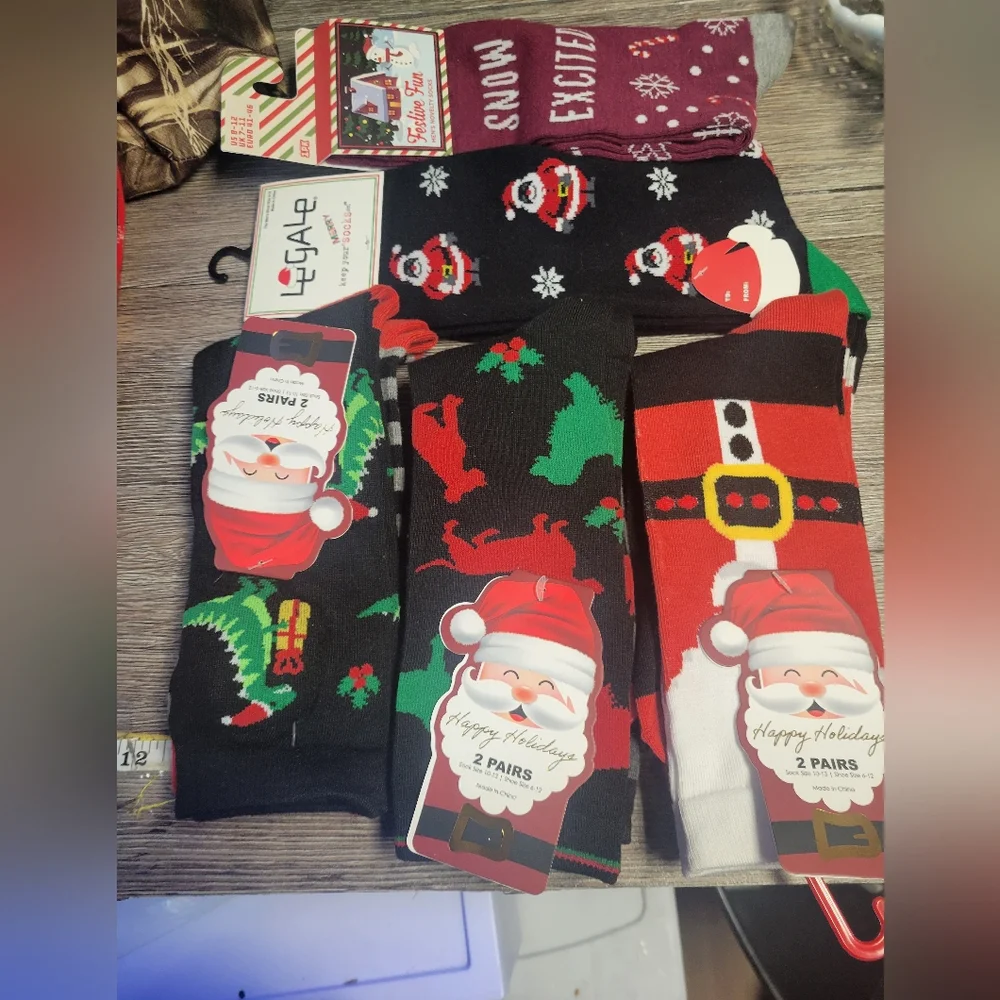 8 New Pairs of Mens Christmas Socks 6 prs Size 10-13 &  2‎ Pr 8 -12 A32